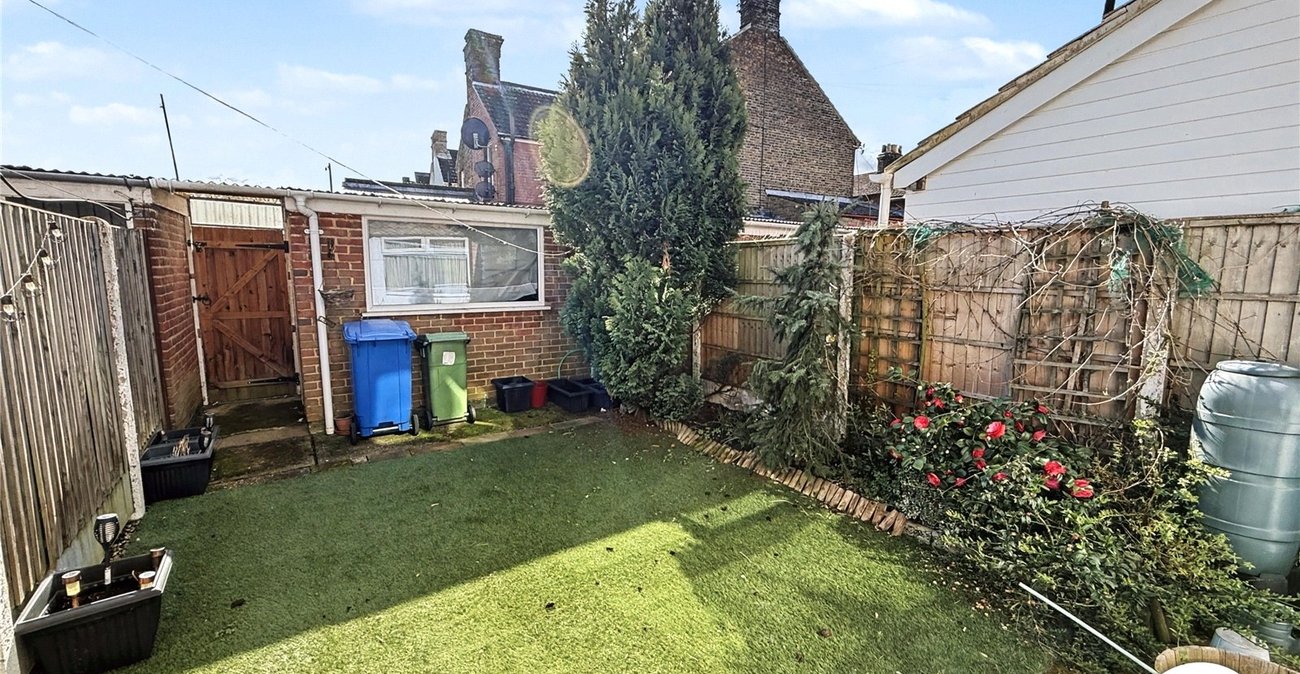 2 bedroom house for sale in Sittingbourne | Robinson Michael & Jackson