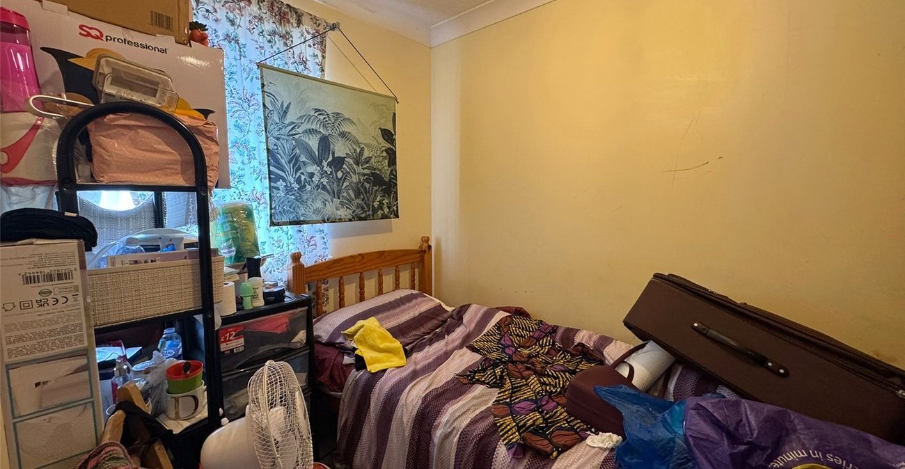 3 bedroom property for sale in Thamesmead | Robinson Jackson