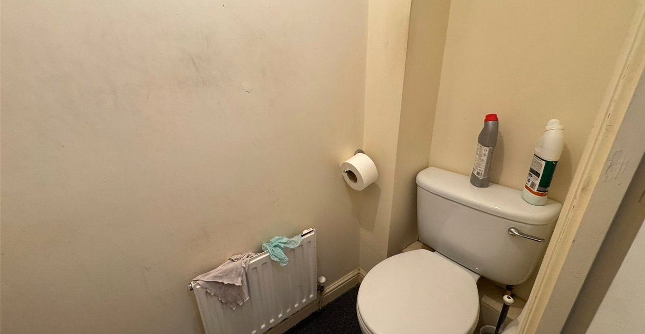 3 bedroom property for sale in Thamesmead | Robinson Jackson