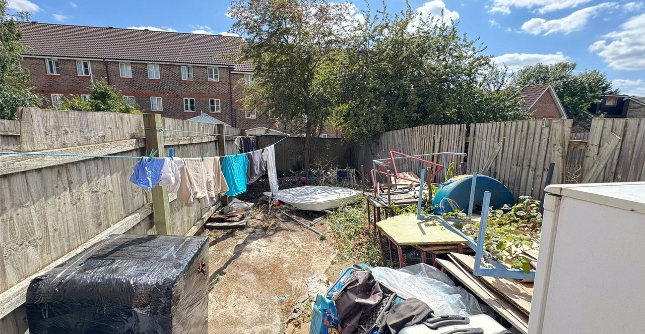 3 bedroom property for sale in Thamesmead | Robinson Jackson