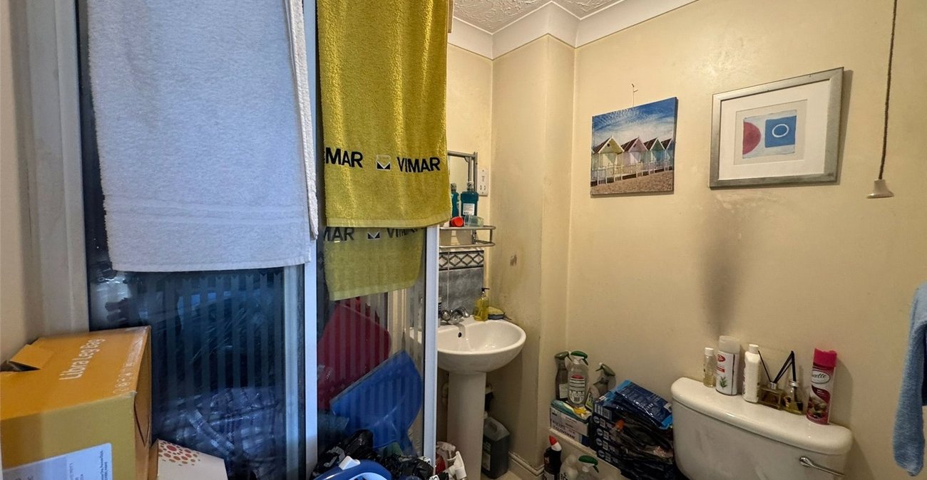 3 bedroom property for sale in Thamesmead | Robinson Jackson