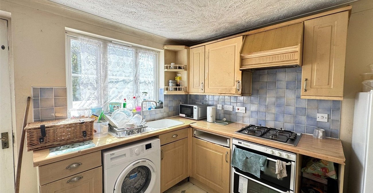 3 bedroom property for sale in Thamesmead | Robinson Jackson