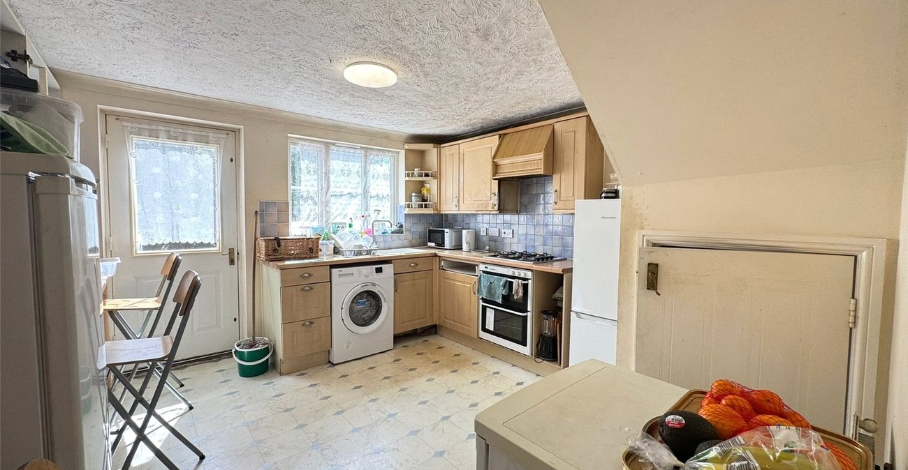 3 bedroom property for sale in Thamesmead | Robinson Jackson