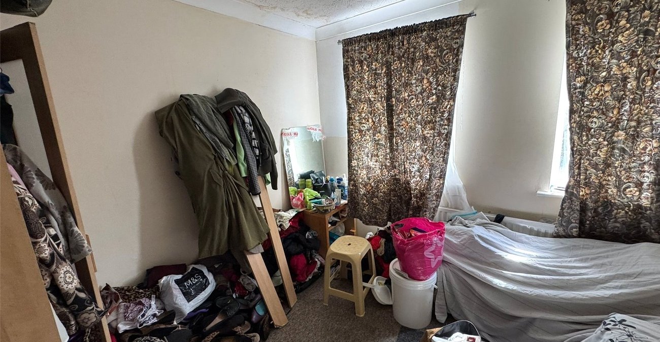 3 bedroom property for sale in Thamesmead | Robinson Jackson