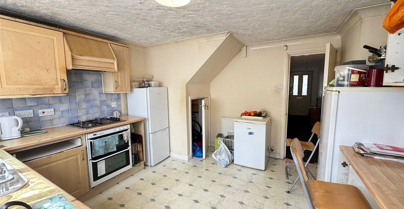 3 bedroom property for sale in Thamesmead | Robinson Jackson