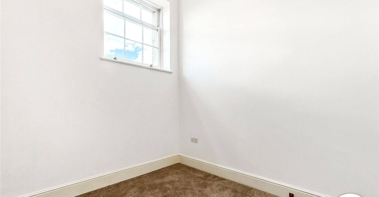 2 bedroom property for sale in Tarragon Road | Robinson Michael & Jackson