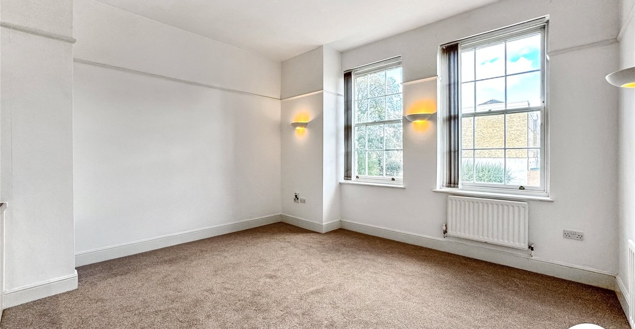 2 bedroom property for sale in Tarragon Road | Robinson Michael & Jackson