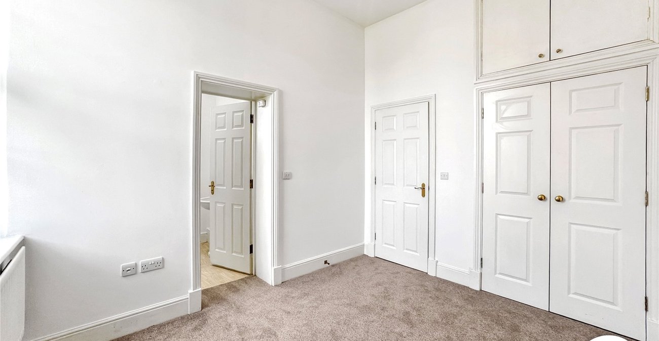 2 bedroom property for sale in Tarragon Road | Robinson Michael & Jackson