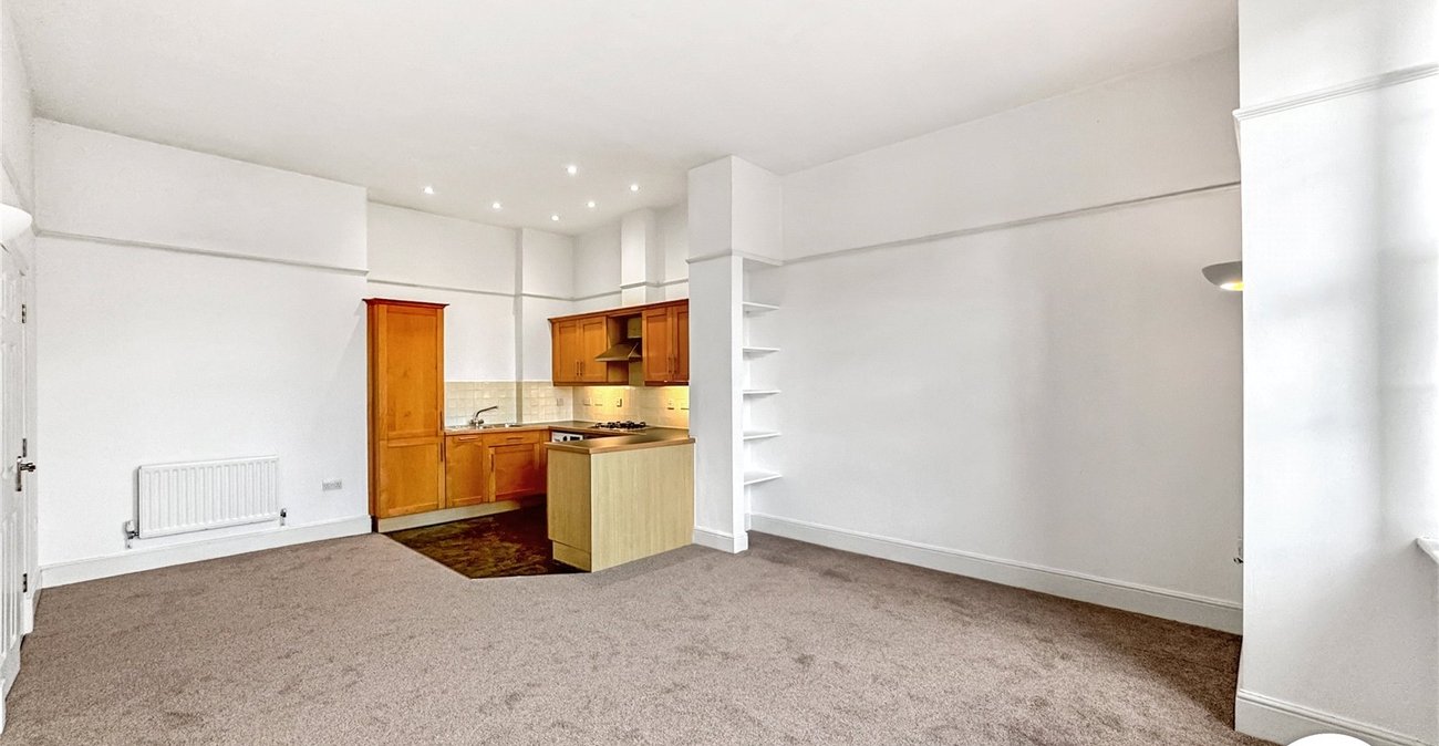 2 bedroom property for sale in Tarragon Road | Robinson Michael & Jackson