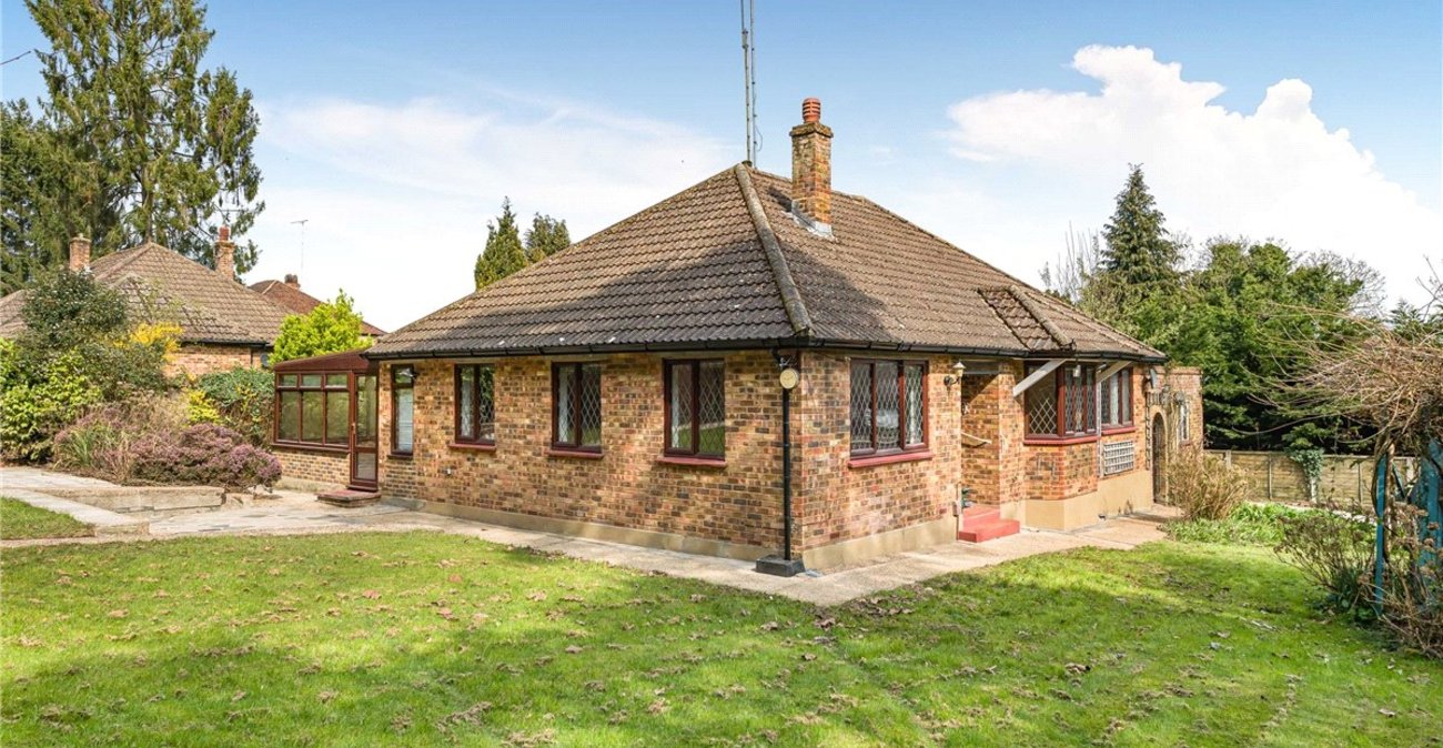3 bedroom bungalow for sale in Orpington | Robinson Jackson