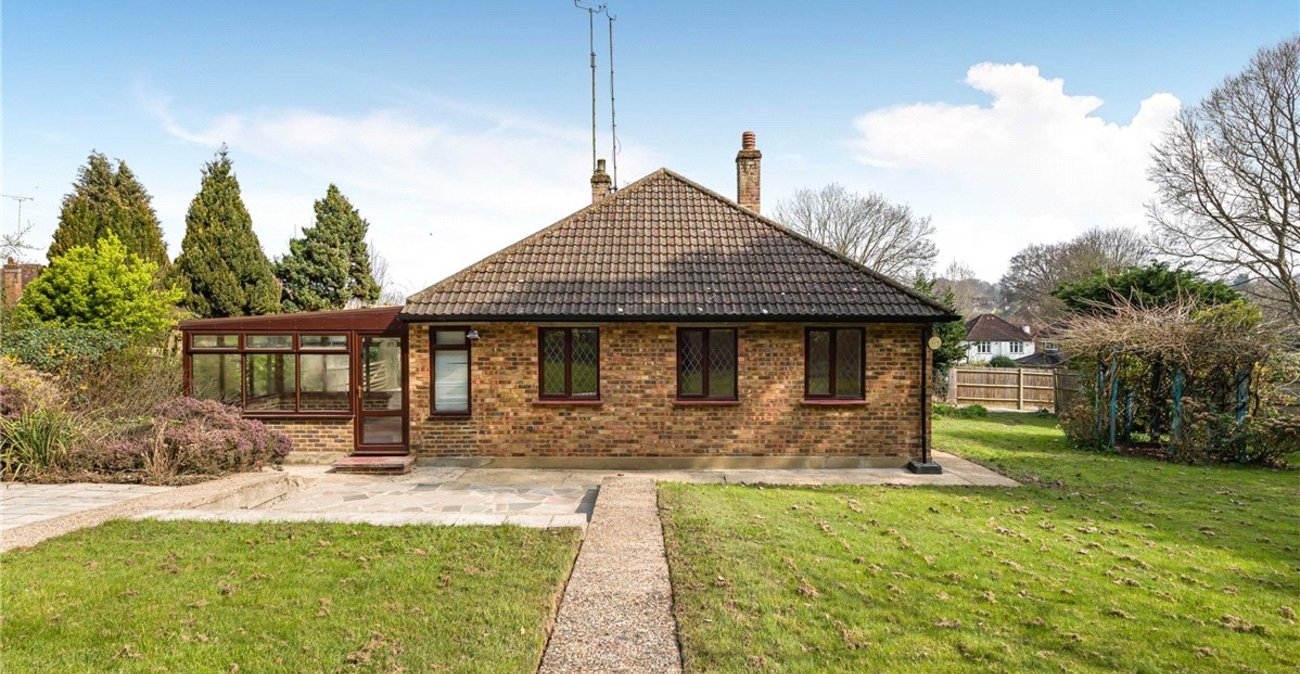 3 bedroom bungalow for sale in Orpington | Robinson Jackson