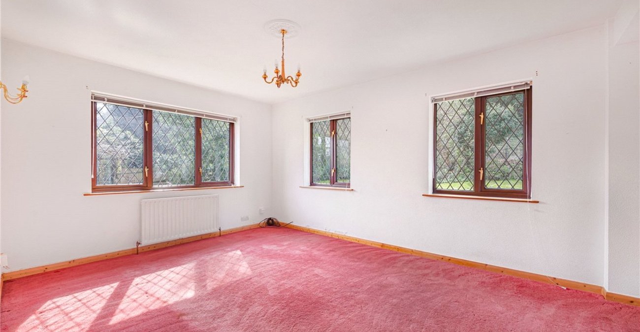 3 bedroom bungalow for sale in Orpington | Robinson Jackson