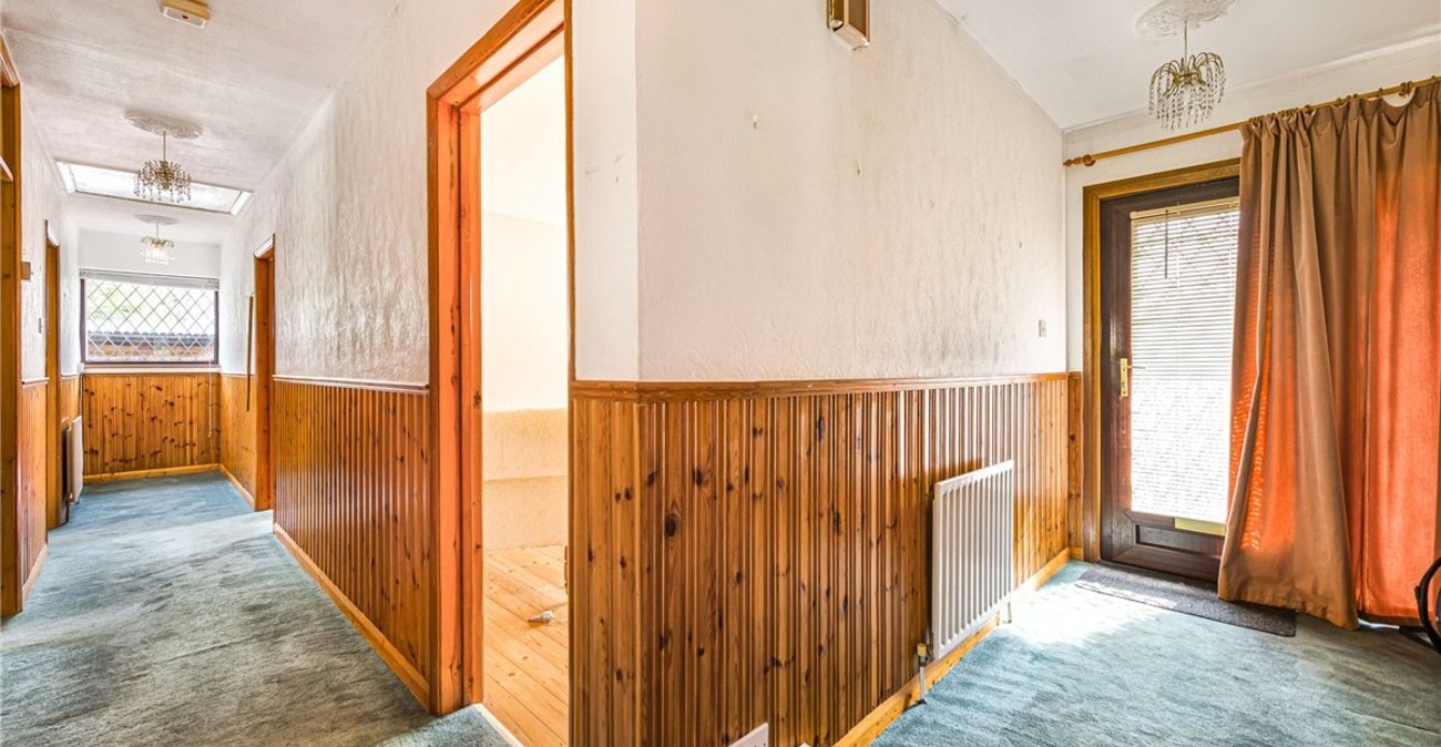 3 bedroom bungalow for sale in Orpington | Robinson Jackson