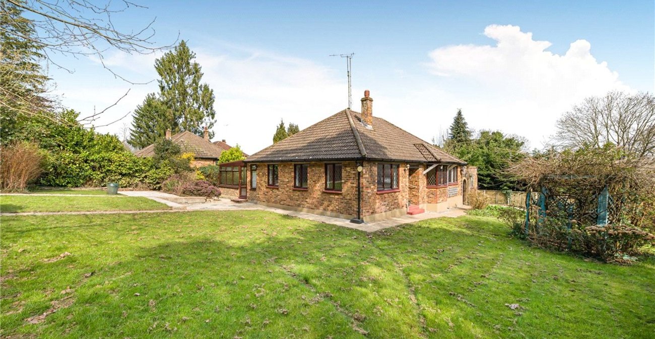 3 bedroom bungalow for sale in Orpington | Robinson Jackson