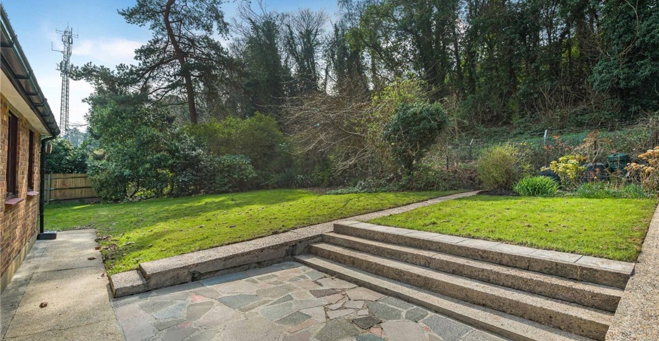 3 bedroom bungalow for sale in Orpington | Robinson Jackson