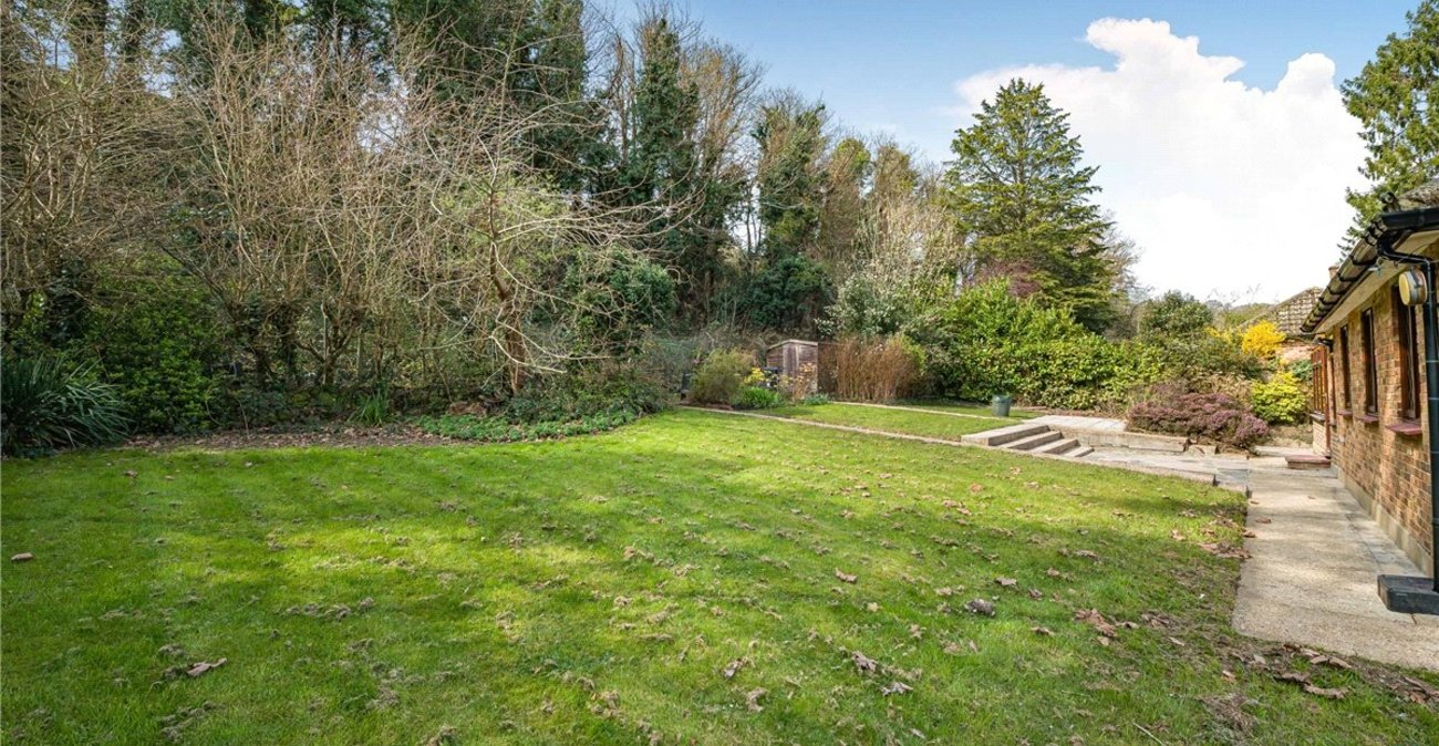 3 bedroom bungalow for sale in Orpington | Robinson Jackson
