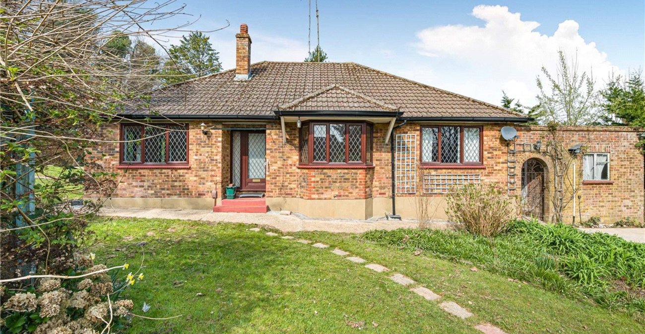 3 bedroom bungalow for sale in Orpington | Robinson Jackson