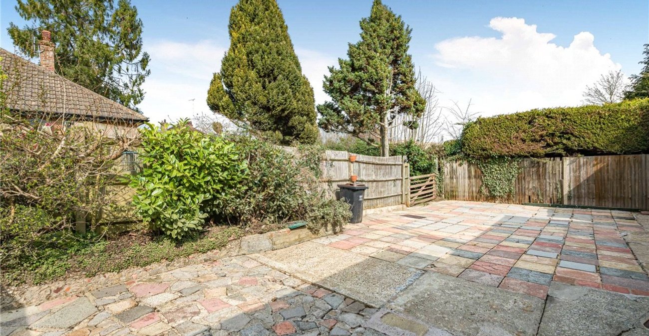 3 bedroom bungalow for sale in Orpington | Robinson Jackson