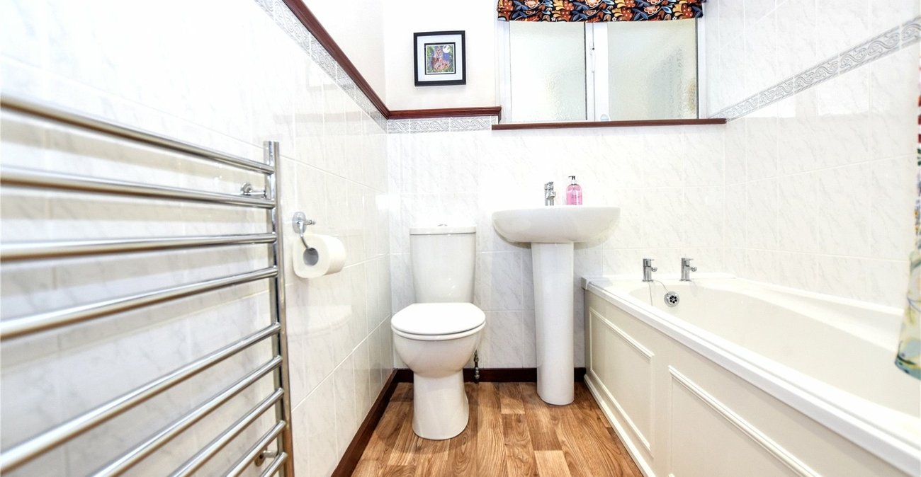 3 bedroom bungalow for sale in Bexleyheath | Robinson Jackson