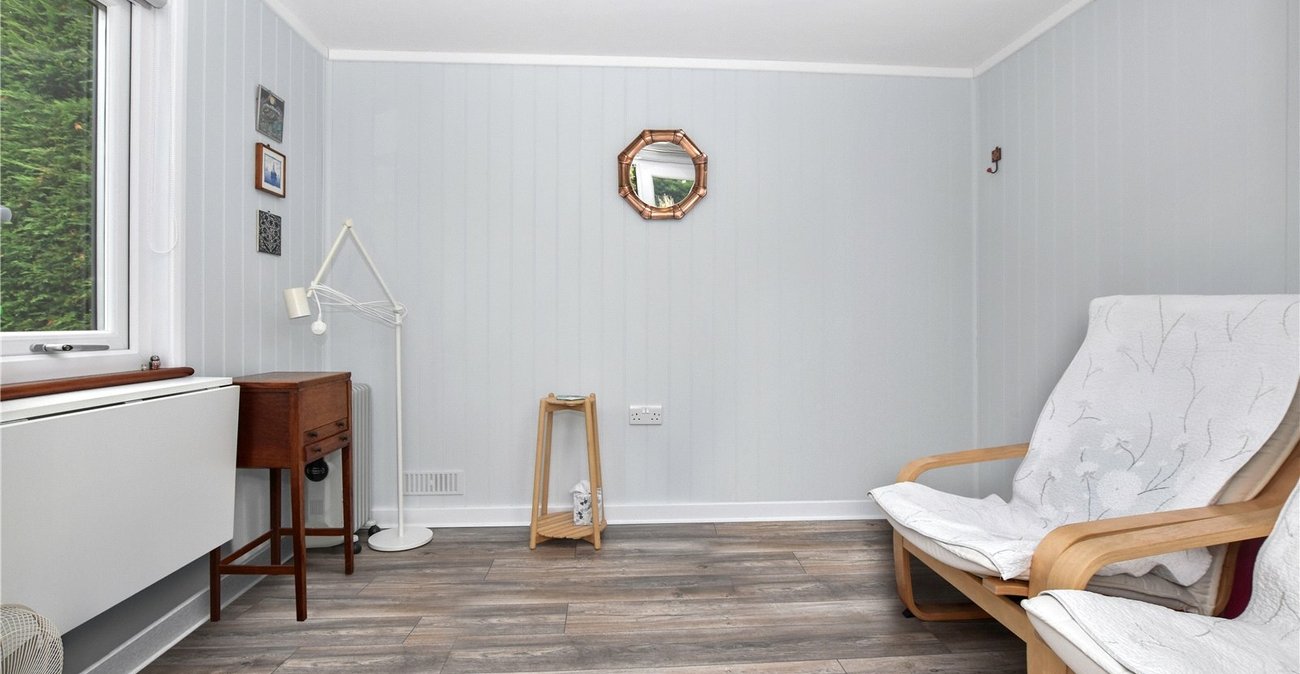 3 bedroom bungalow for sale in Bexleyheath | Robinson Jackson