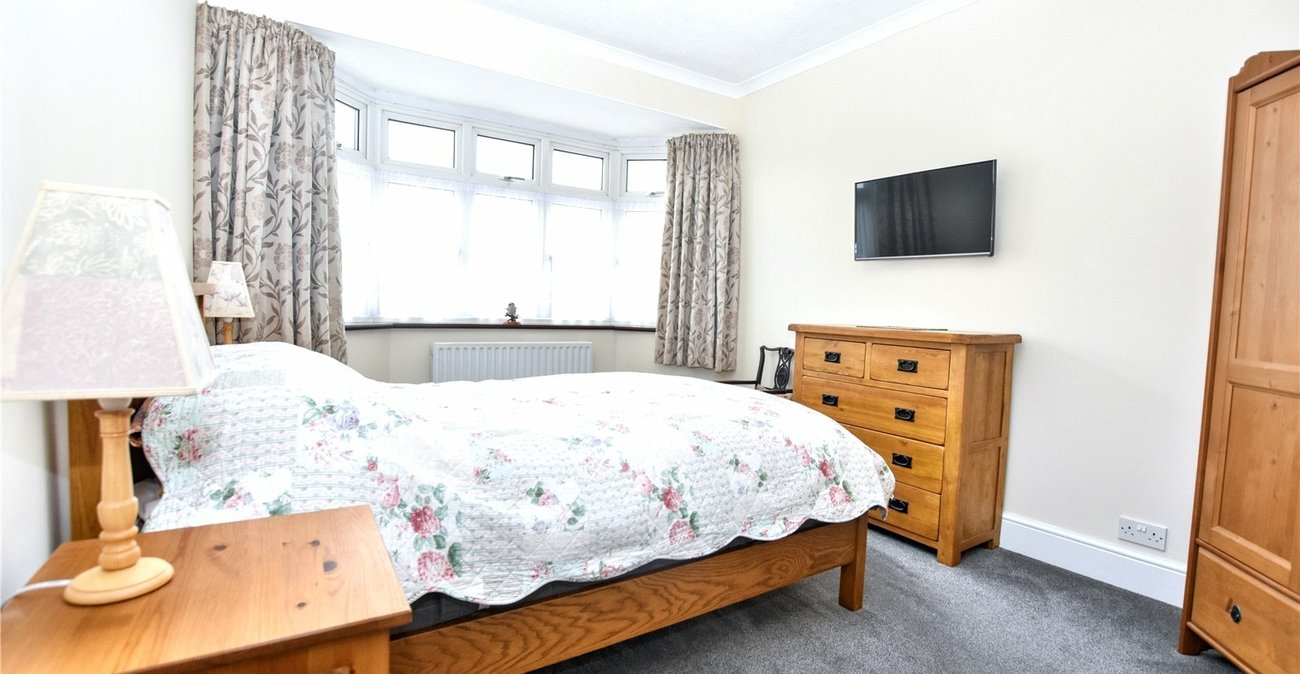 3 bedroom bungalow for sale in Bexleyheath | Robinson Jackson