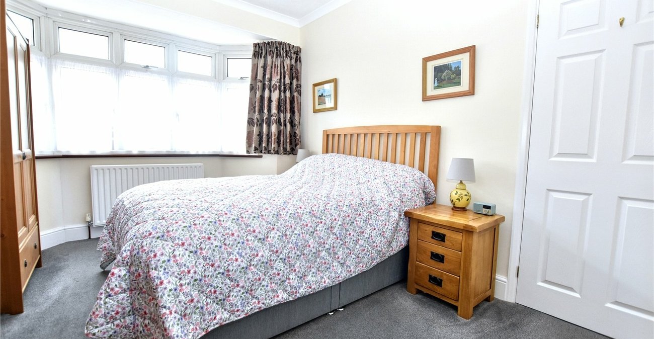 3 bedroom bungalow for sale in Bexleyheath | Robinson Jackson