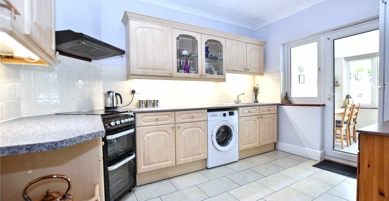 3 bedroom bungalow for sale in Bexleyheath | Robinson Jackson