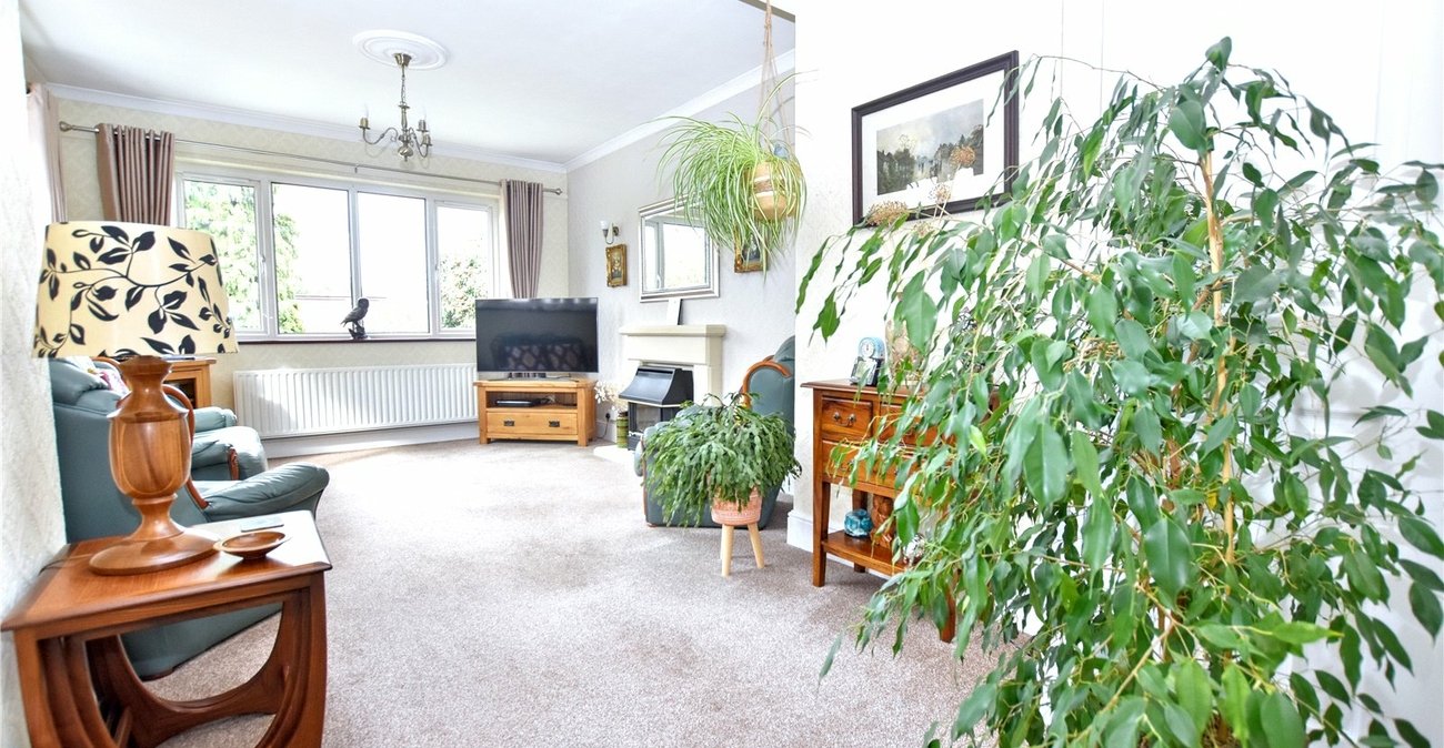 3 bedroom bungalow for sale in Bexleyheath | Robinson Jackson