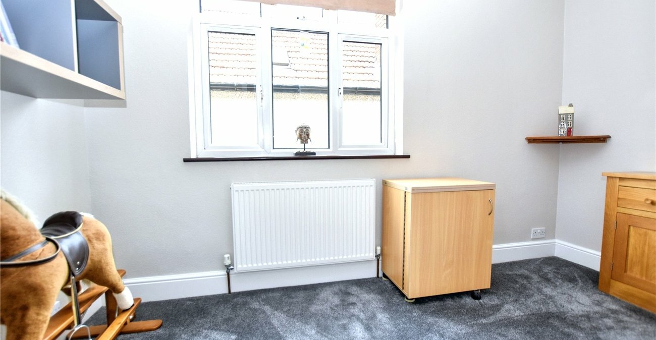 3 bedroom bungalow for sale in Bexleyheath | Robinson Jackson