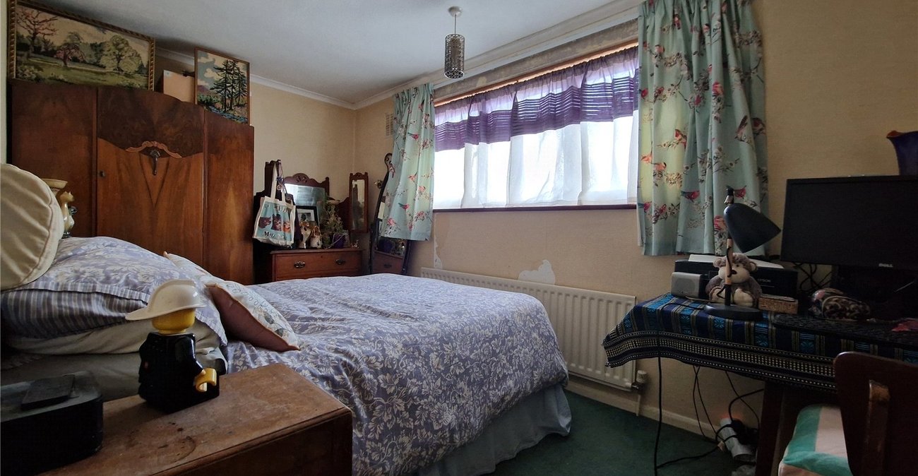 2 bedroom house for sale in Gravesend | Robinson Michael & Jackson