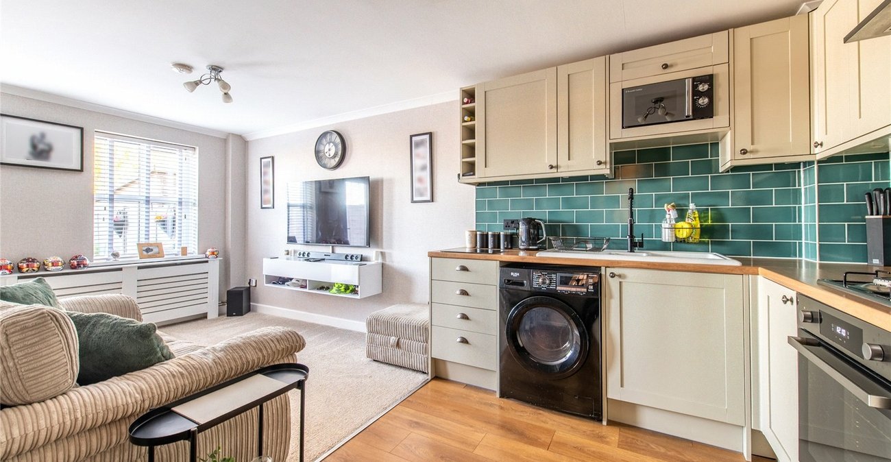 2 bedroom house for sale in Northfleet | Robinson Michael & Jackson