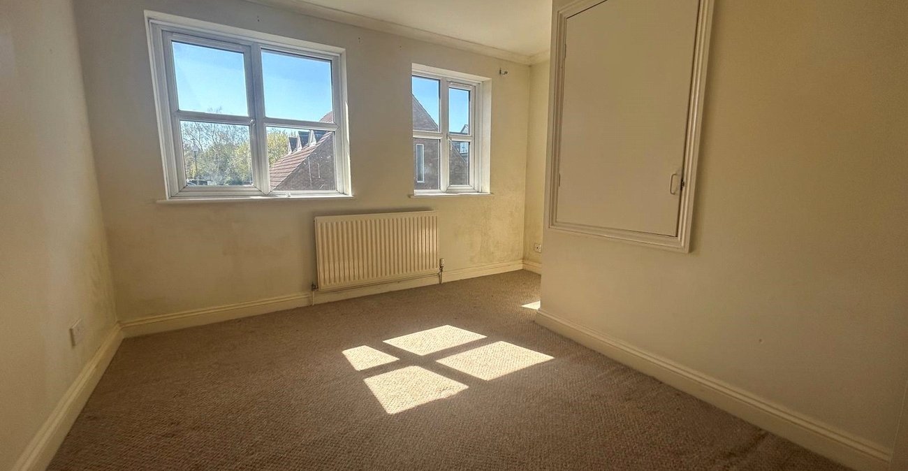 2 bedroom house for sale in Northfleet | Robinson Michael & Jackson