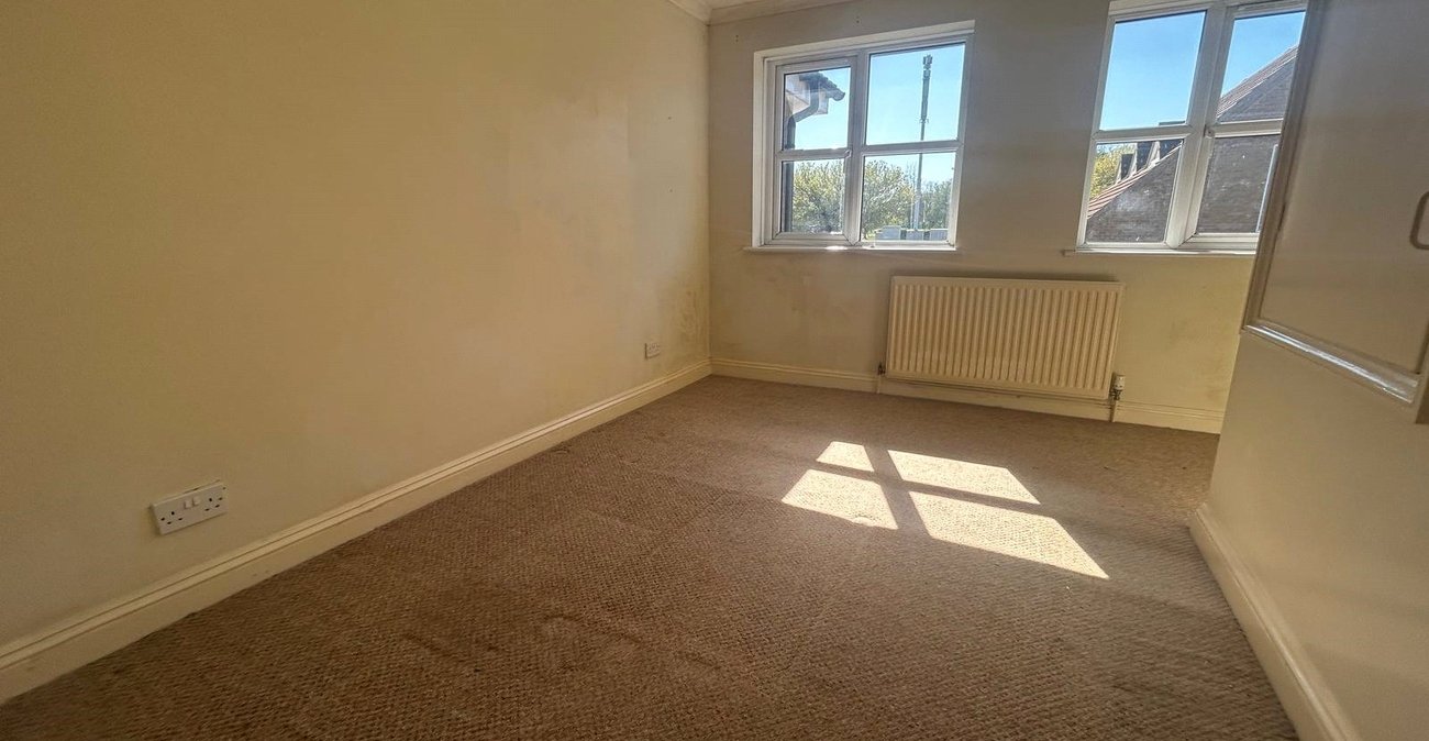 2 bedroom house for sale in Northfleet | Robinson Michael & Jackson