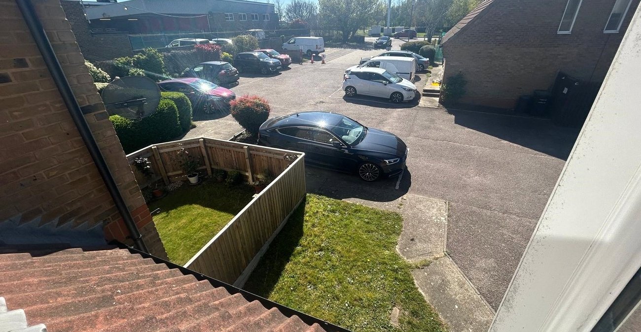 2 bedroom house for sale in Northfleet | Robinson Michael & Jackson