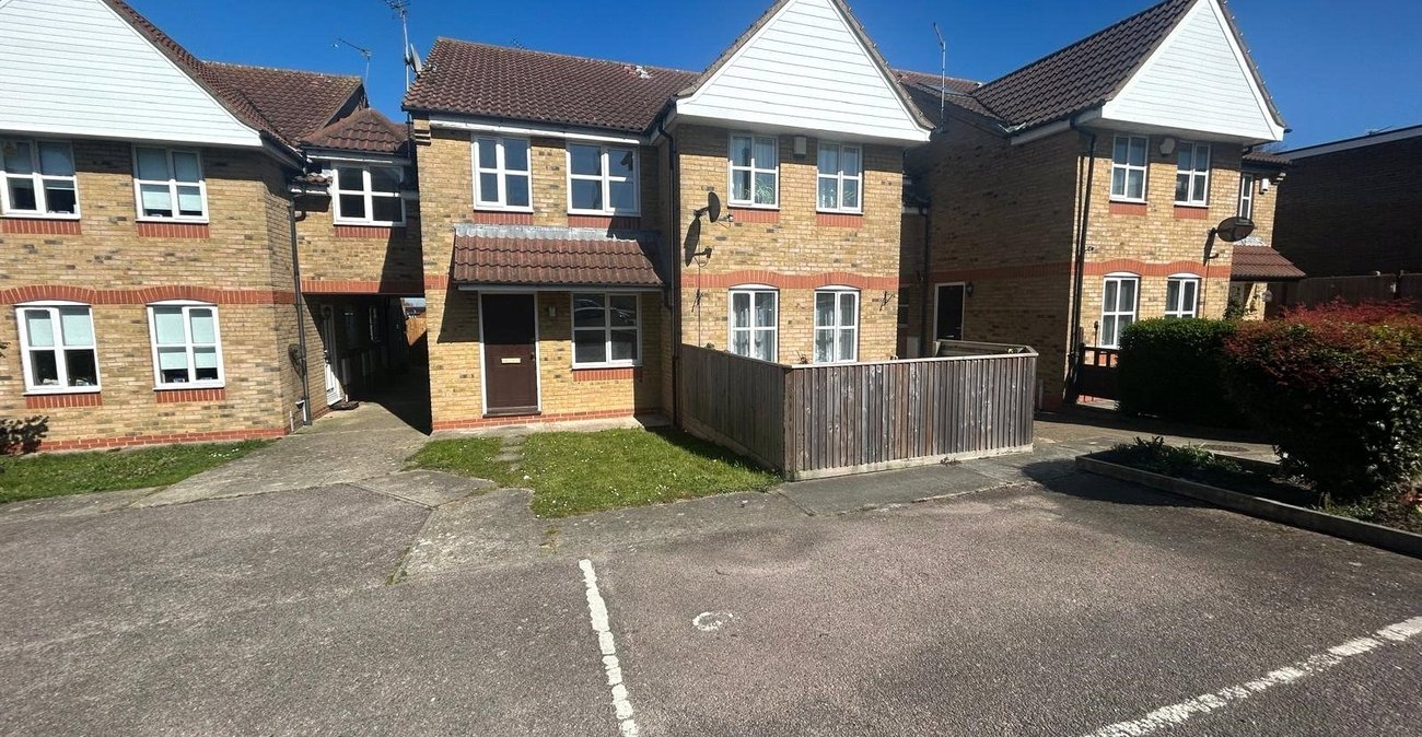 2 bedroom house for sale in Northfleet | Robinson Michael & Jackson