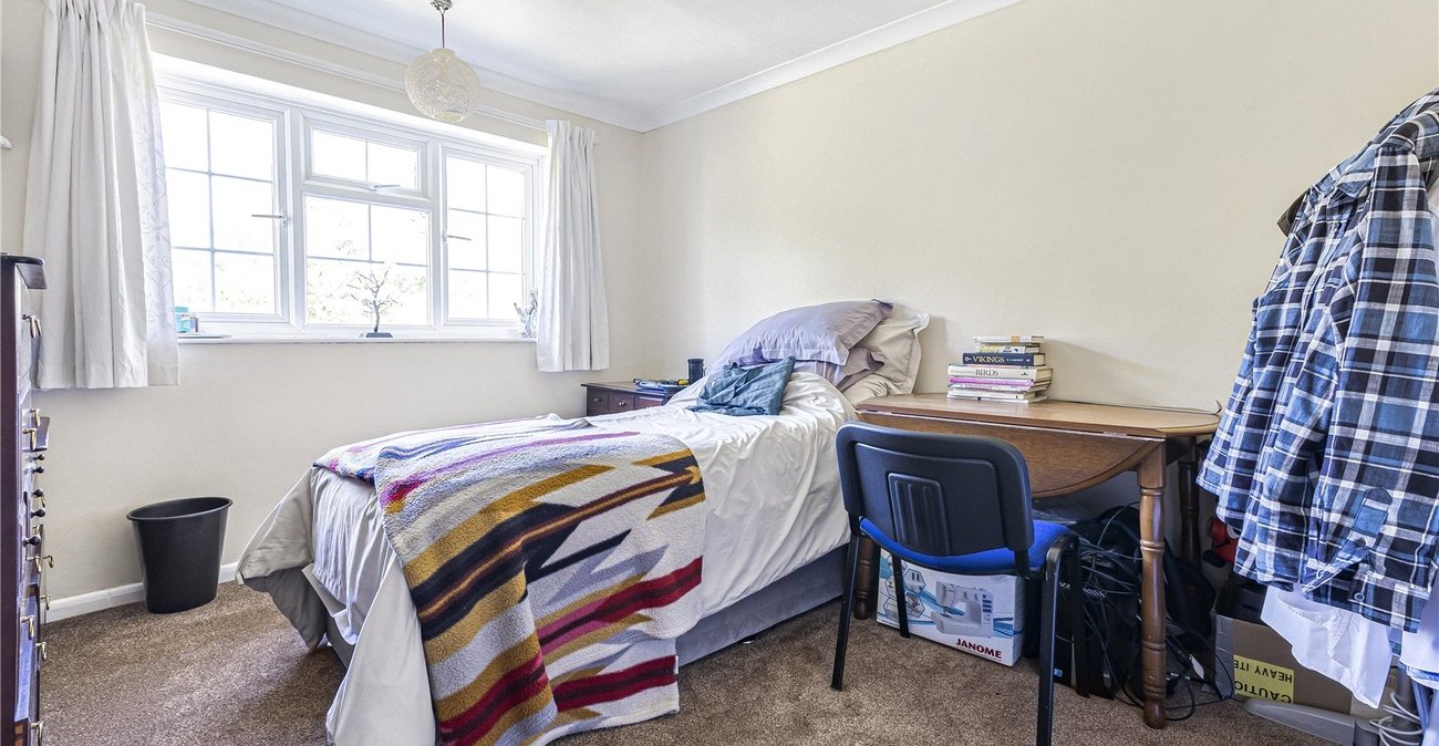 3 bedroom house for sale in Hextable | Robinson Jackson