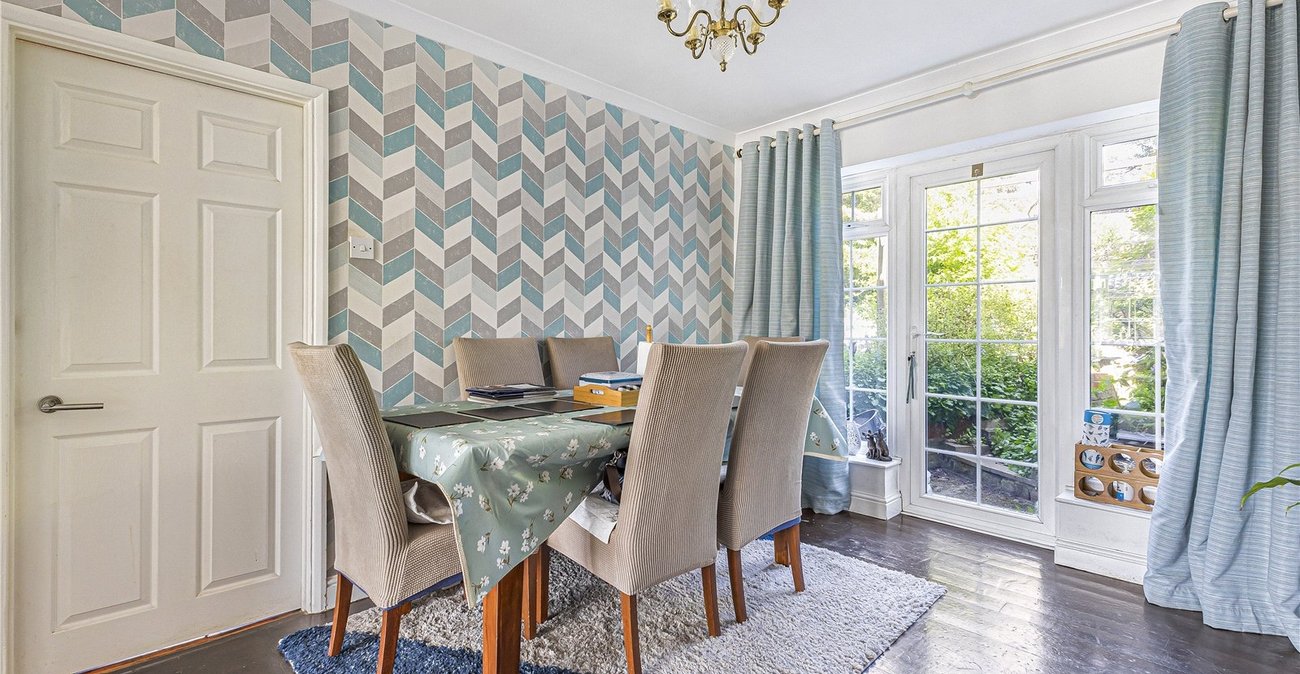 3 bedroom house for sale in Hextable | Robinson Jackson