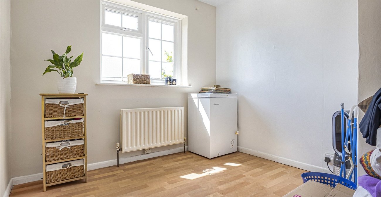 3 bedroom house for sale in Hextable | Robinson Jackson