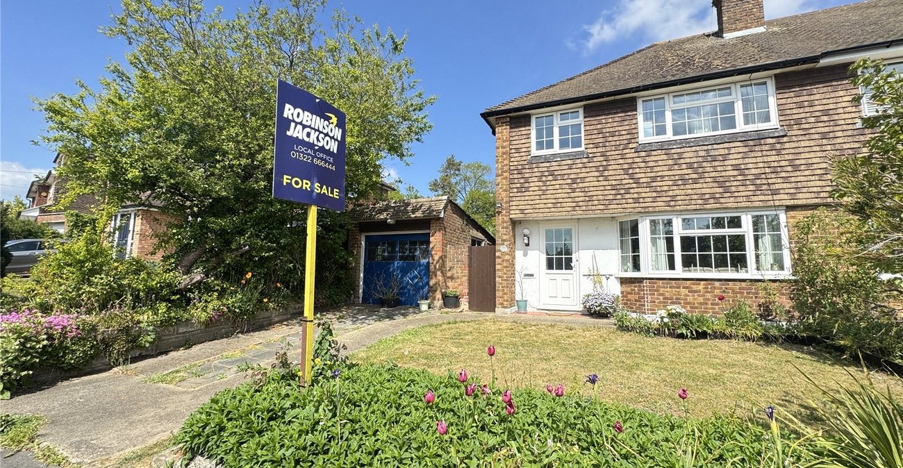 3 bedroom house for sale in Hextable | Robinson Jackson