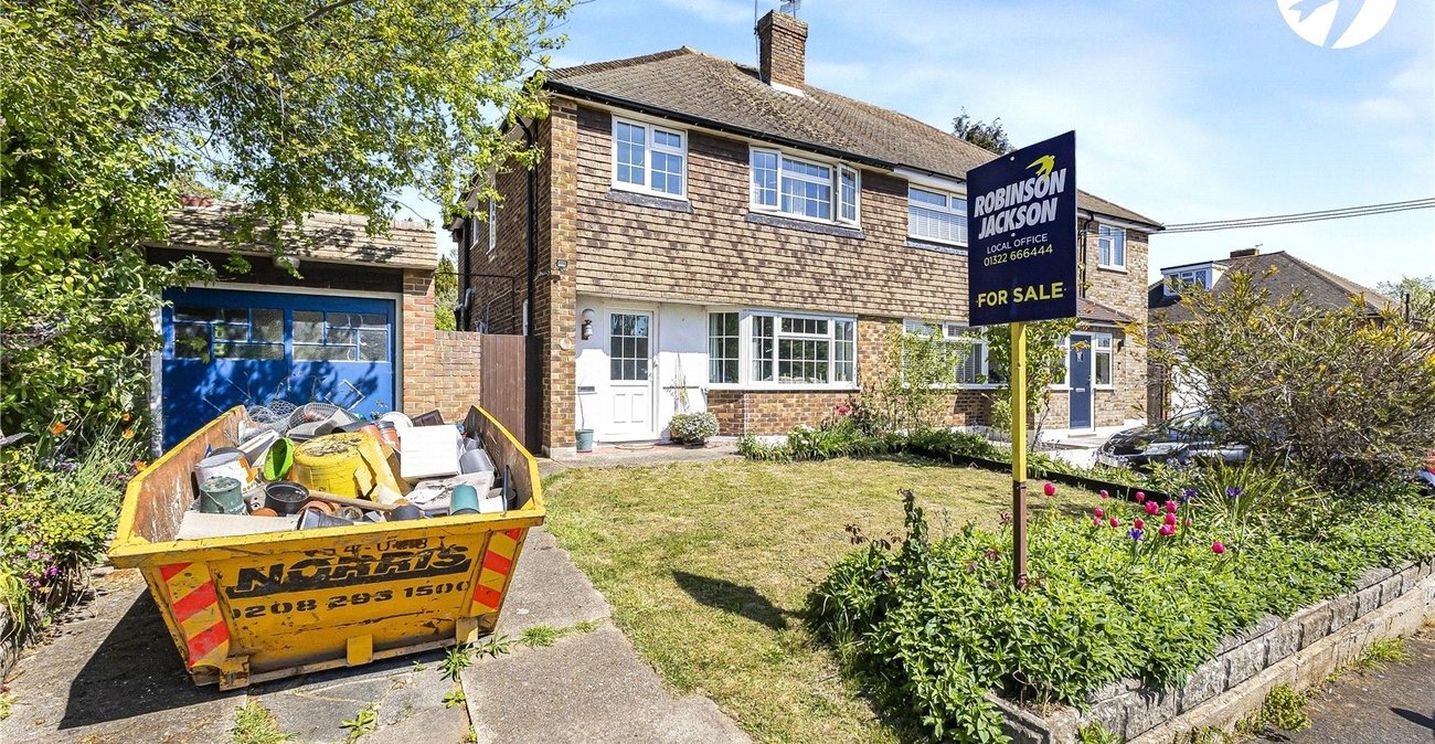 3 bedroom house for sale in Hextable | Robinson Jackson