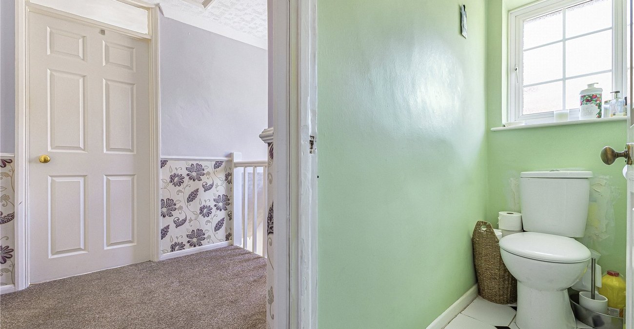 3 bedroom house for sale in Hextable | Robinson Jackson