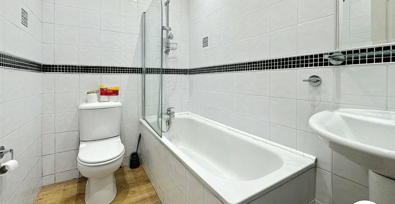 2 bedroom property for sale in Maidstone | Robinson Michael & Jackson