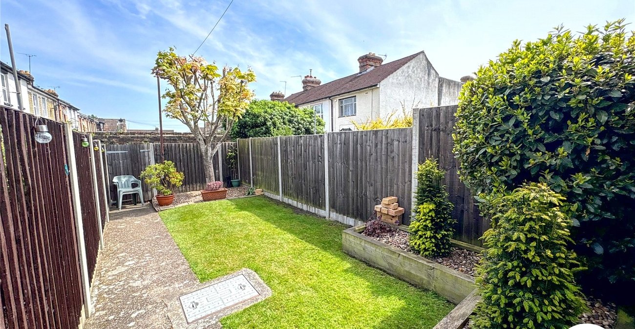 2 bedroom house for sale in Maidstone | Robinson Michael & Jackson