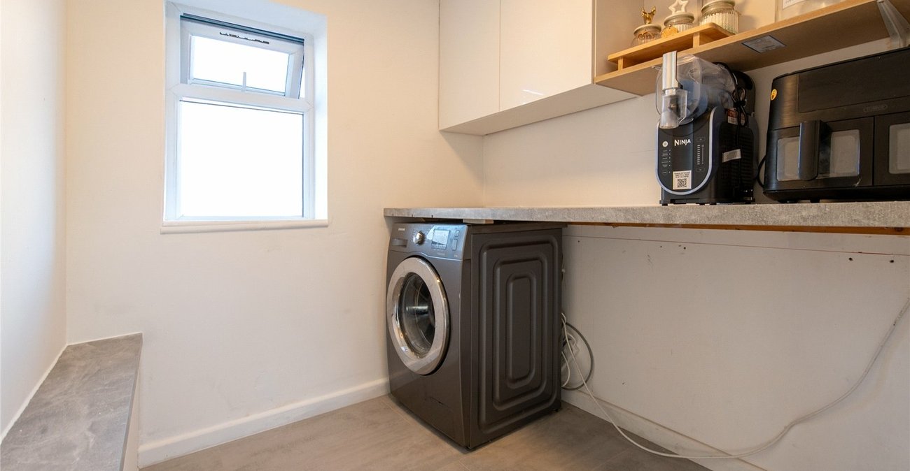 3 bedroom house to rent in Gravesend | Robinson Michael & Jackson