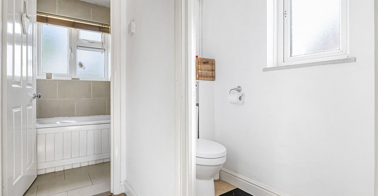 2 bedroom house for sale in Gravesend | Robinson Michael & Jackson