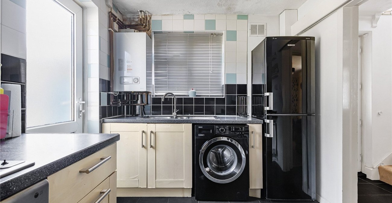 2 bedroom house for sale in Gravesend | Robinson Michael & Jackson