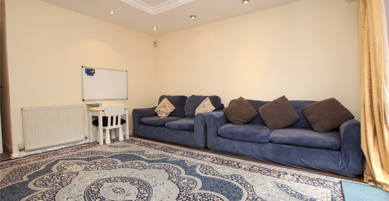 2 bedroom house for sale in Woolwich | Robinson Jackson