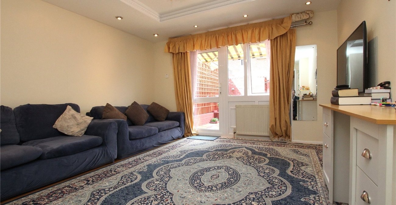 2 bedroom house for sale in Woolwich | Robinson Jackson