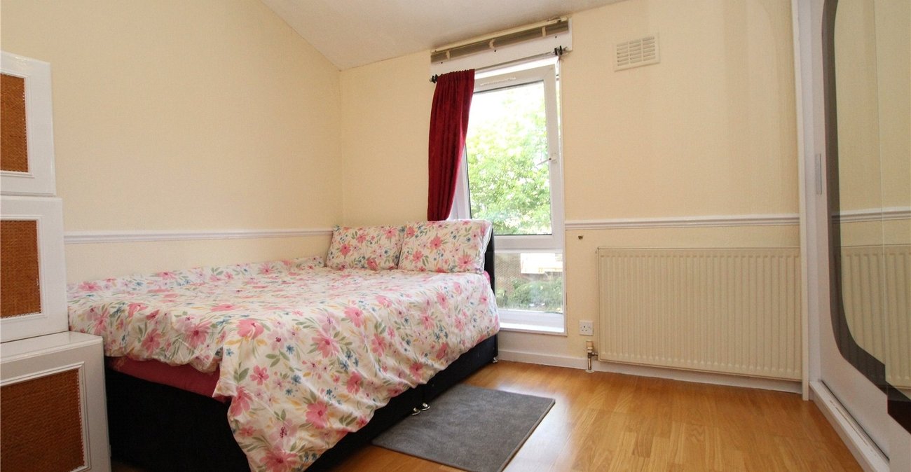 2 bedroom house for sale in Woolwich | Robinson Jackson