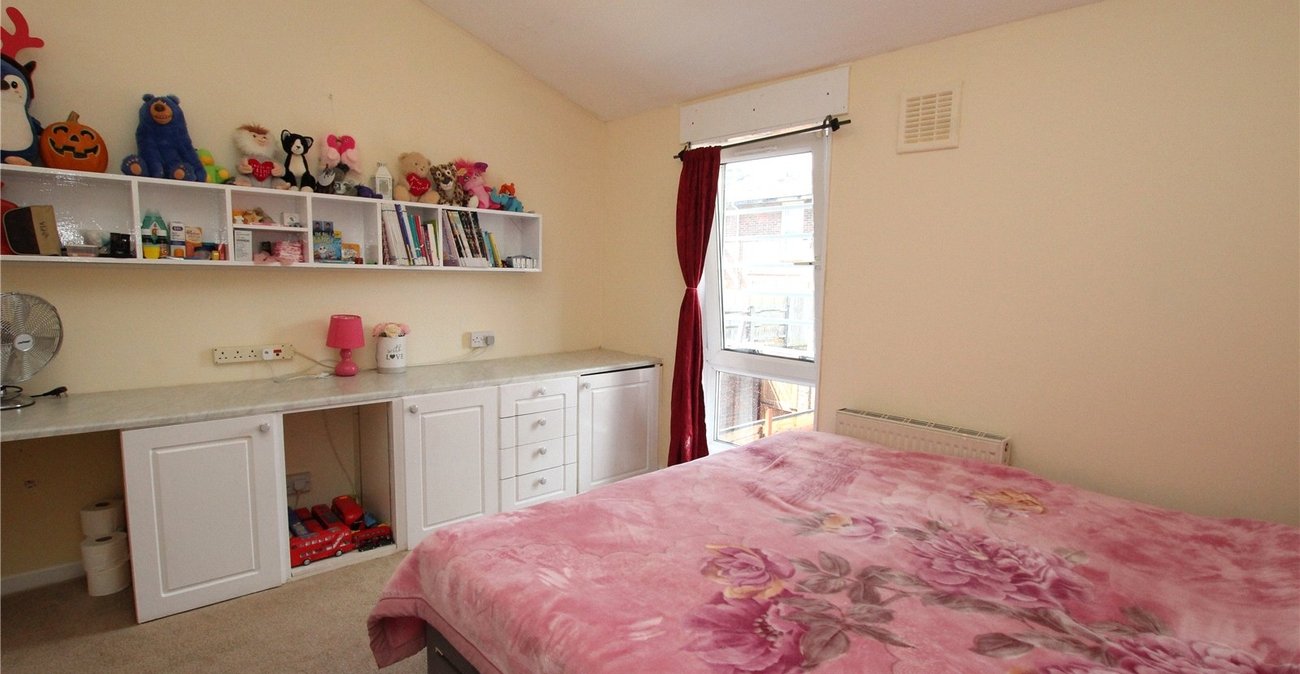 2 bedroom house for sale in Woolwich | Robinson Jackson